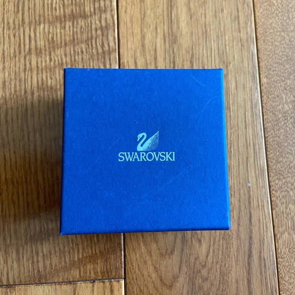 Swarovski Crystal Cap with Gold Tassel - Picture 2 of 8